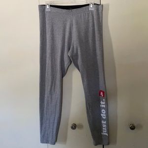 Women’s Nike leggings XL with logo on leg